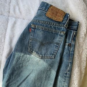 Vintage Levi’s. Label size 31x34, fits more like 30x33.